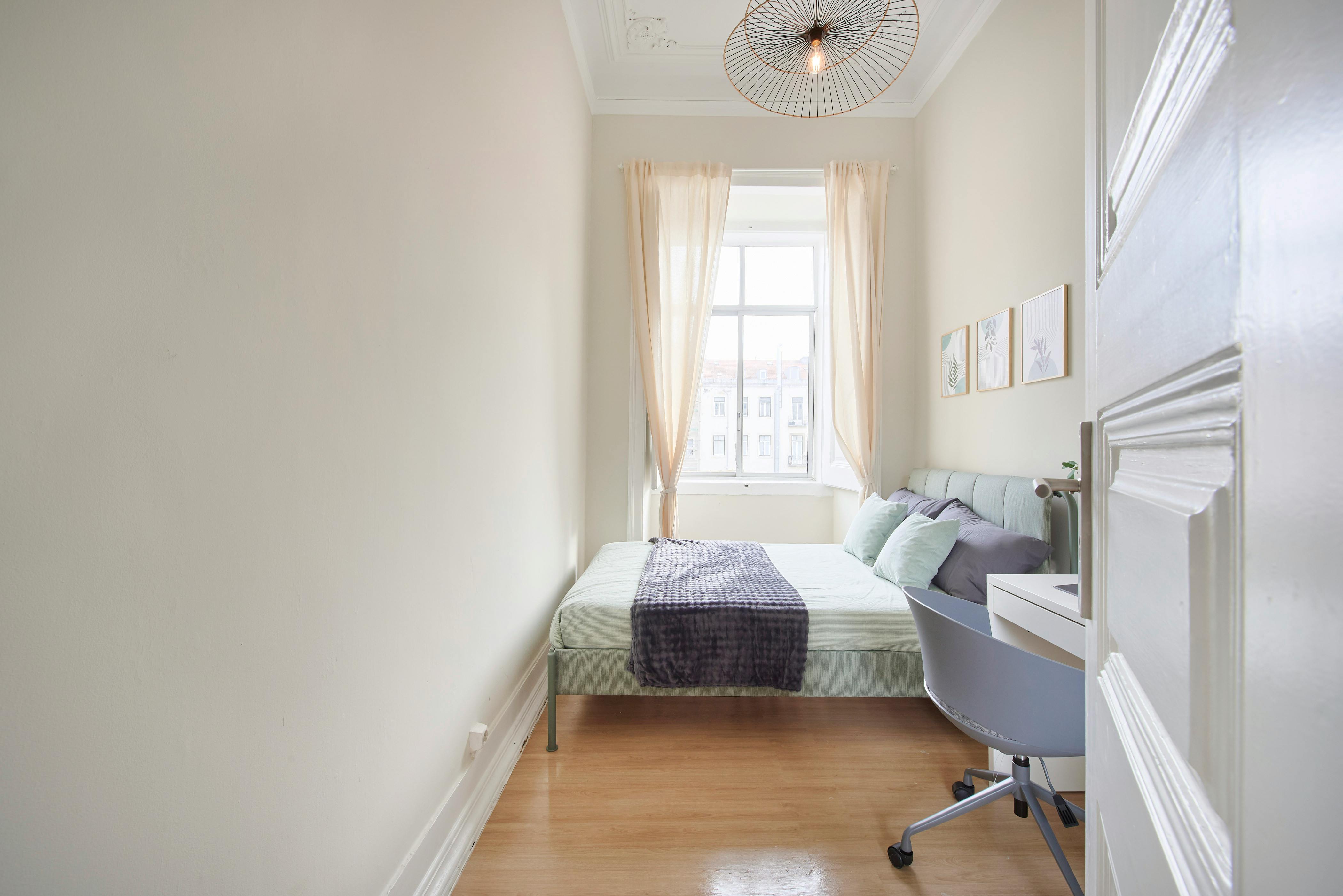 Largo Vitorino Damásio, Lisbon preview