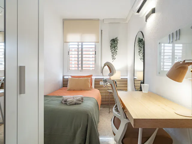 Private room in Carrer de Vallparda, L'Hospitalet de Llobregat (1578905) room image 1