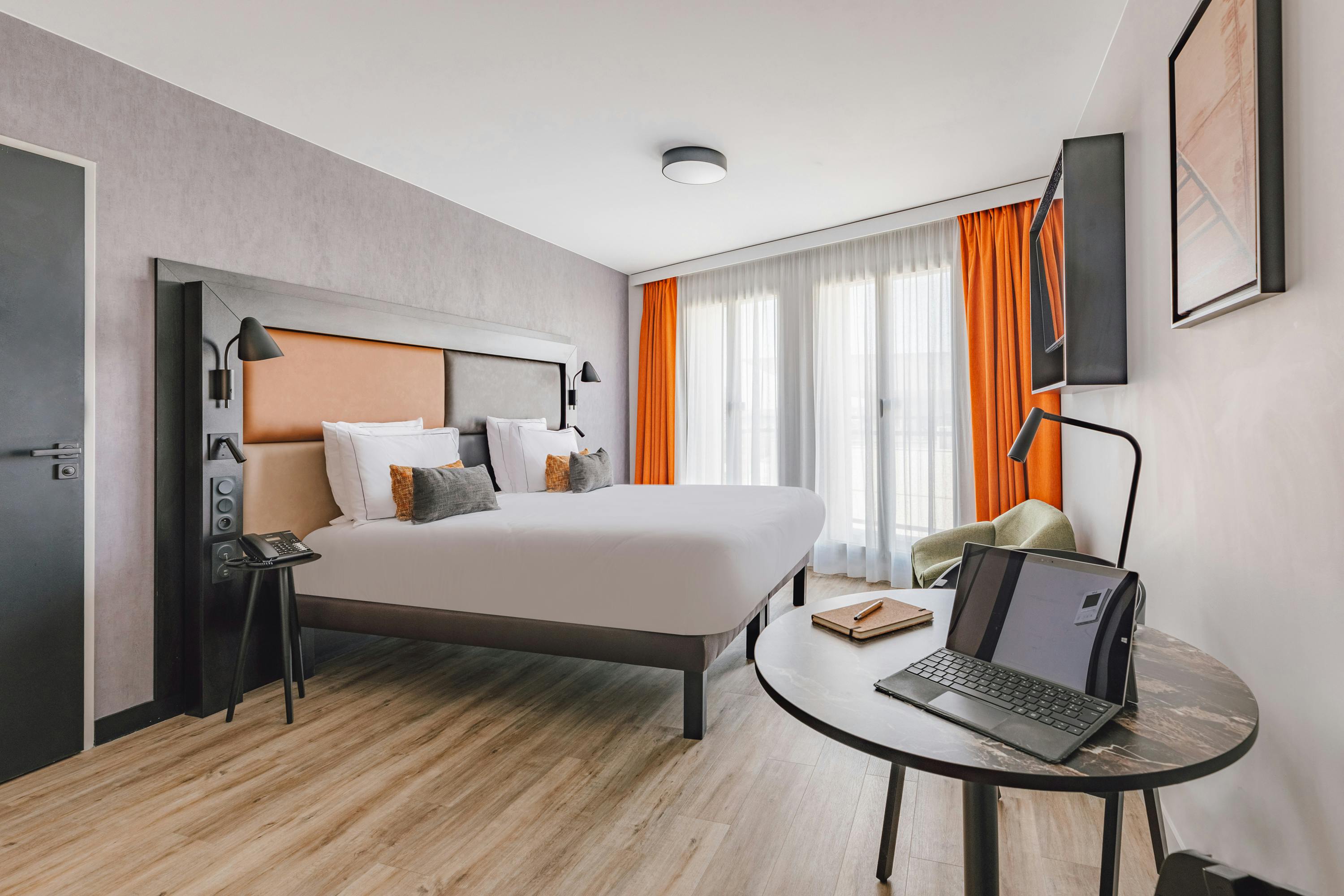 Студія за оренду для 3 120 EUR на місяць у Paris, Avenue Daumesnil