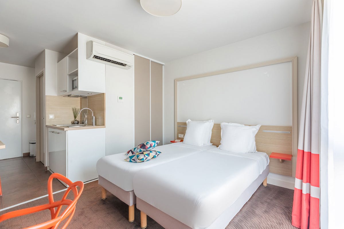 单间公寓 正在以 €1,320 的月租出租，其位于 Bordeaux, Rue Docteur Finlay