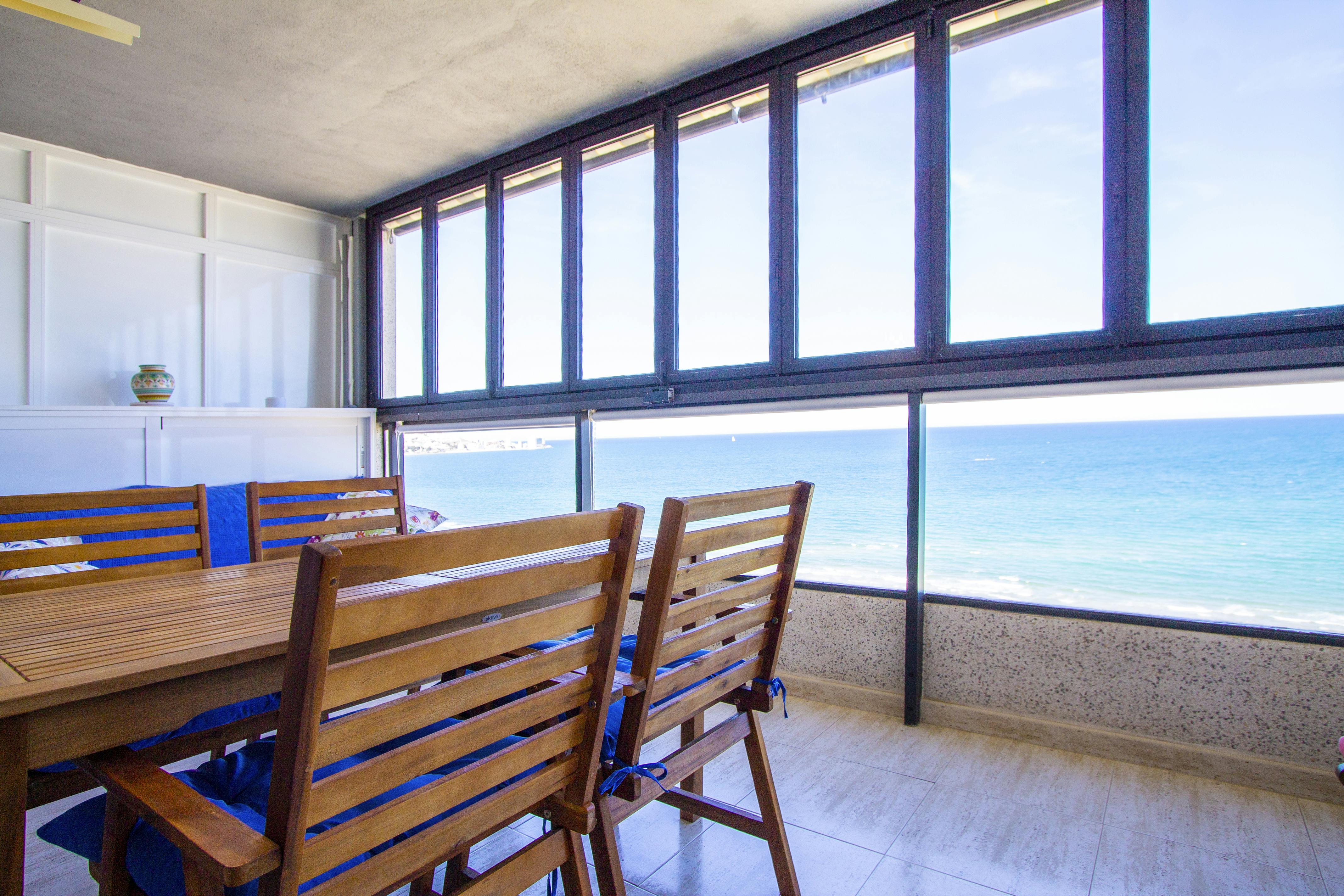 Apartment for rent for €1,350 per month in Cullera, Avinguda Enrique Chulio Piris