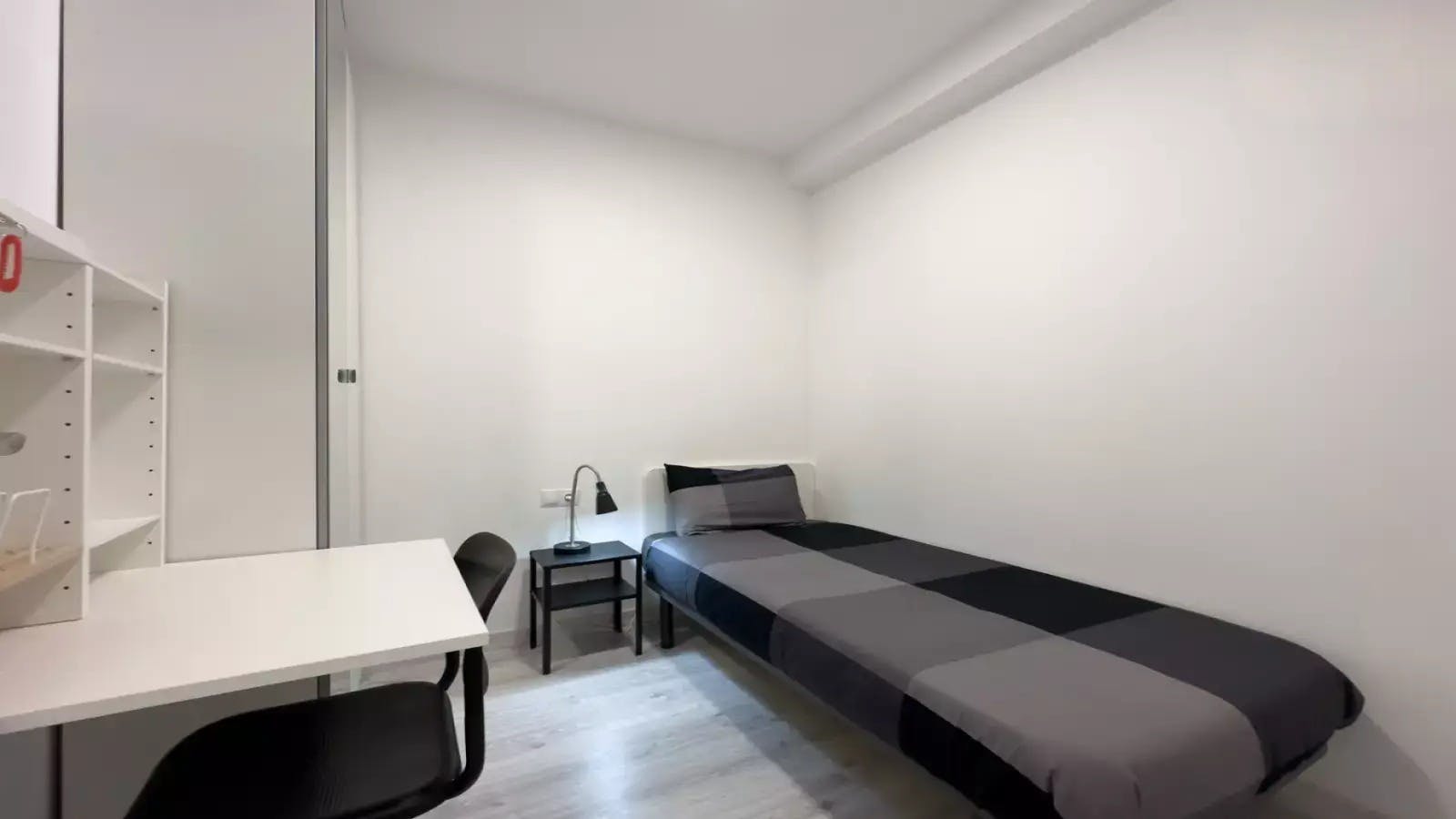 Private room for rent for €340 per month in Barcelona, Carrer de Corretger