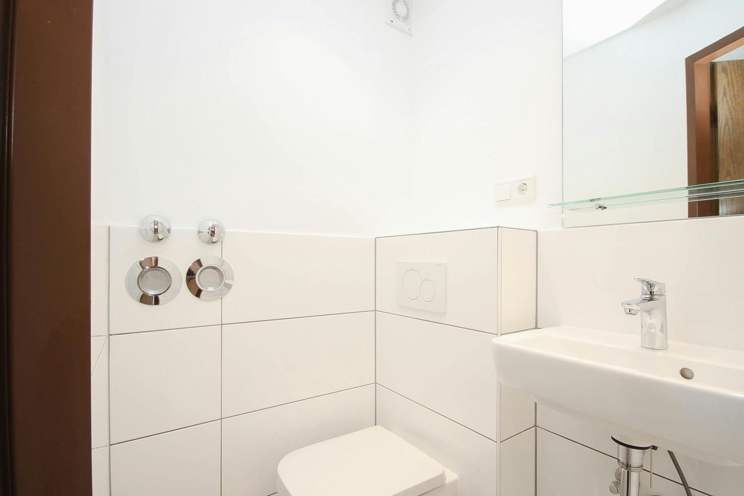 Apartment Düsseldorf, 1 bed — photo 2