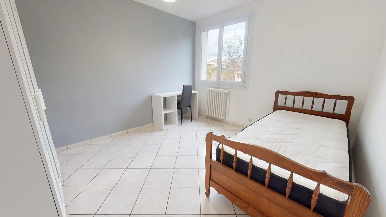 Privat rum att hyra för 360 € i månaden i Saint-Fons, Rue Parmentier