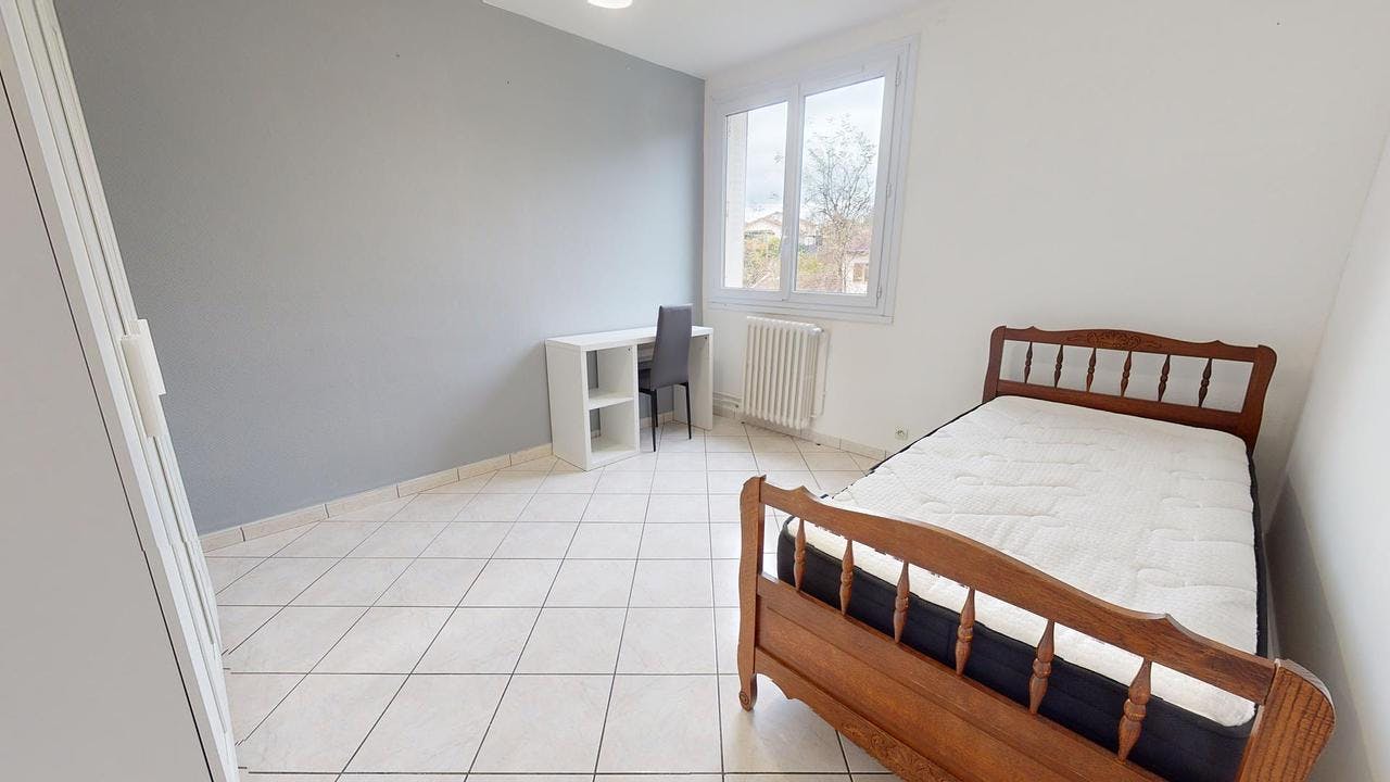 Quarto privado para alugar por € 430 por mês em Saint-Fons, Rue Parmentier