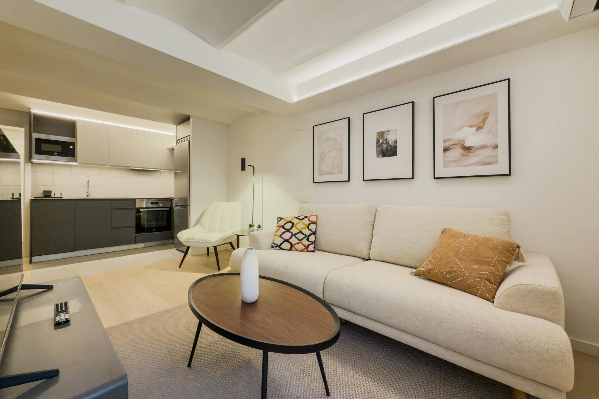 Apartment for rent for €1,300 per month in Barcelona, Carrer de Tapioles