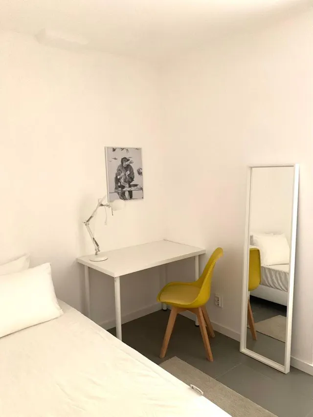 Private room in Avenida Elias Garcia, Lisbon (1579422) room image 1
