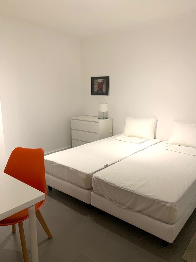 共用房间 正在以 €730 的月租出租，其位于 Lisbon, Avenida Elias Garcia