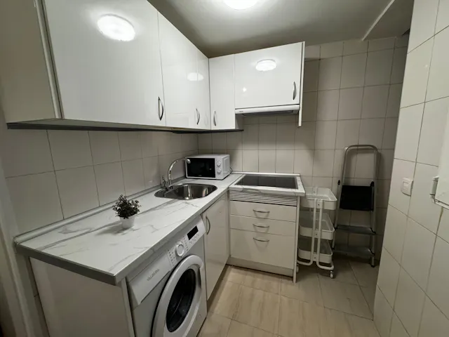 1-Bedroom House in Calle de San Dimas, Madrid (1579507) room image 40