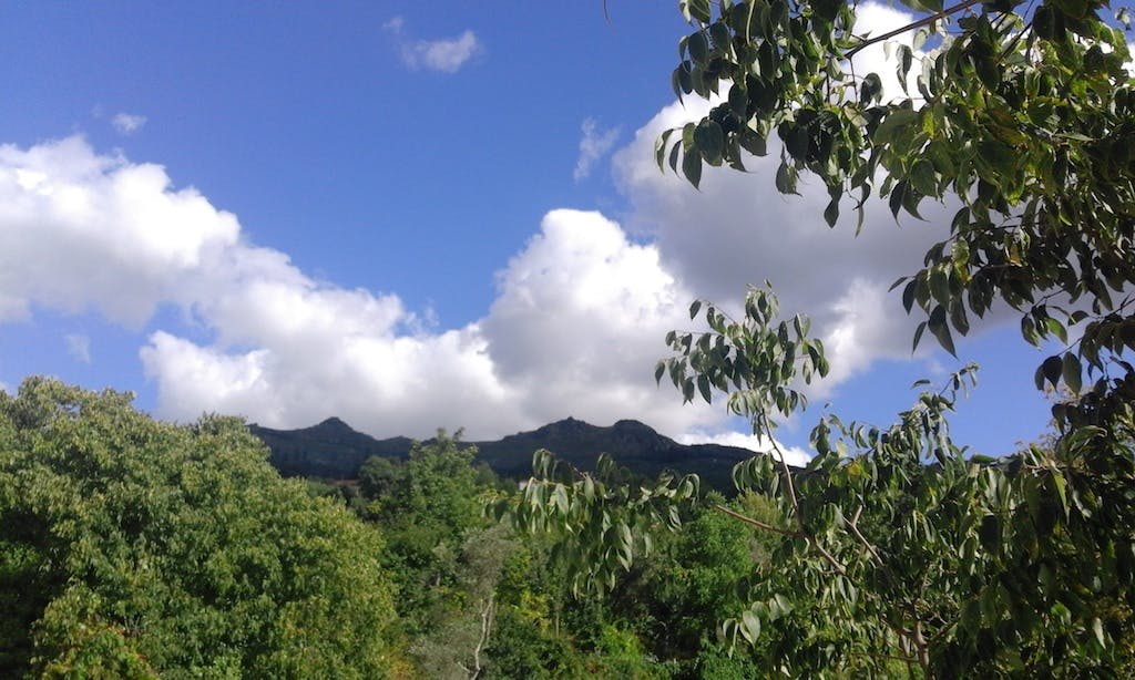 房源 正在以 €1,560 的月租出租，其位于 Marco de Canavezes, Rua de Pinheiro