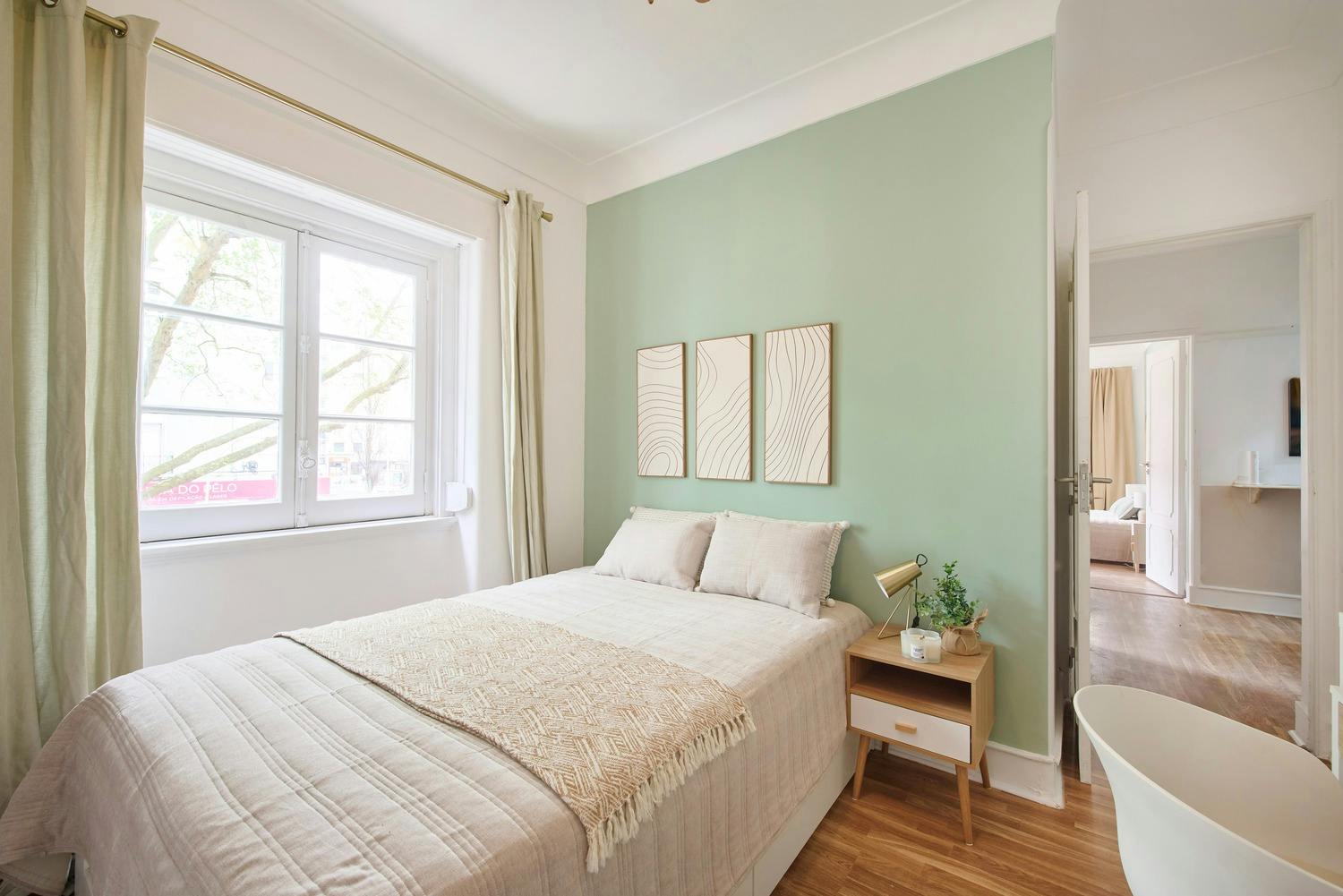 Private room for rent for €505 per month in Lisbon, Avenida de Roma