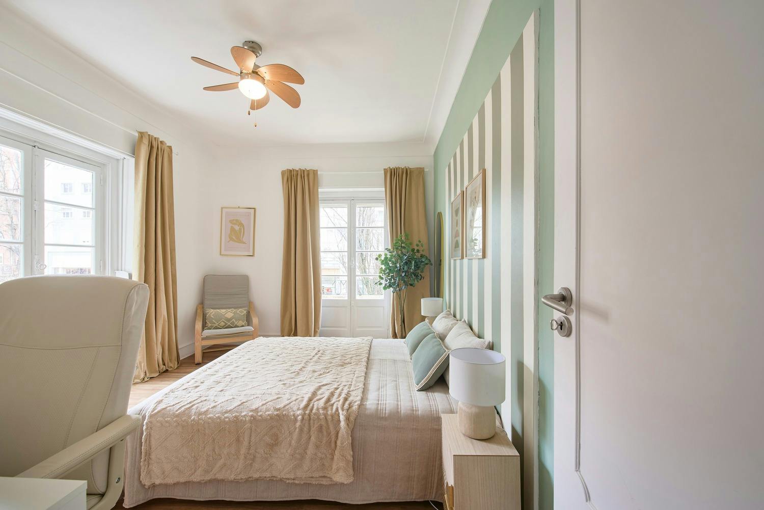 preview gallery tile