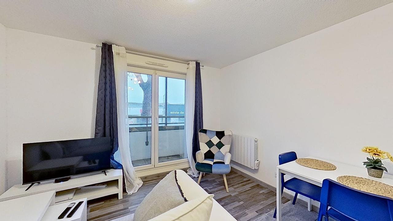 Apartment Rouen, 1 bed, 9m² — photo 1