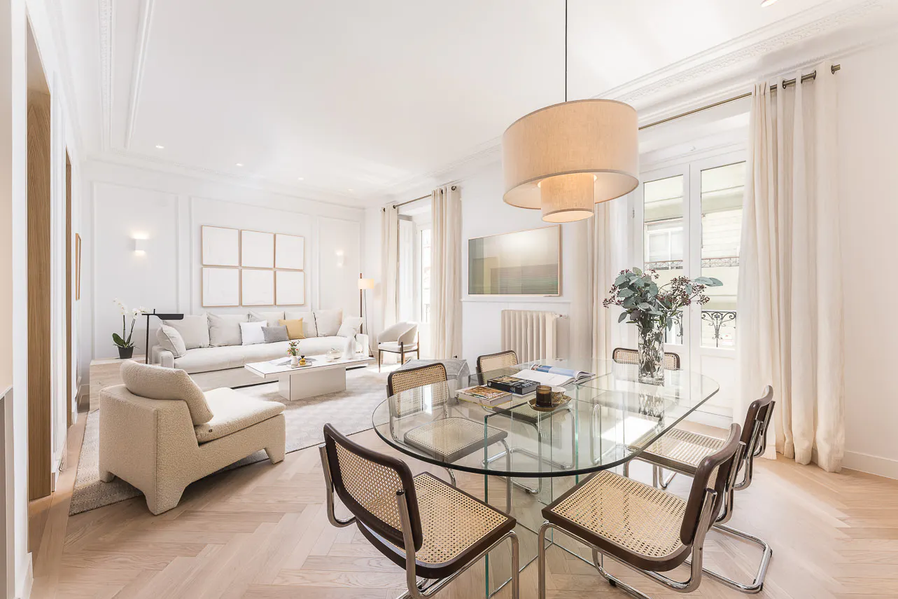 2-Bedroom Apartment in Calle de Sagasta, Madrid (1579705) ROOM 1