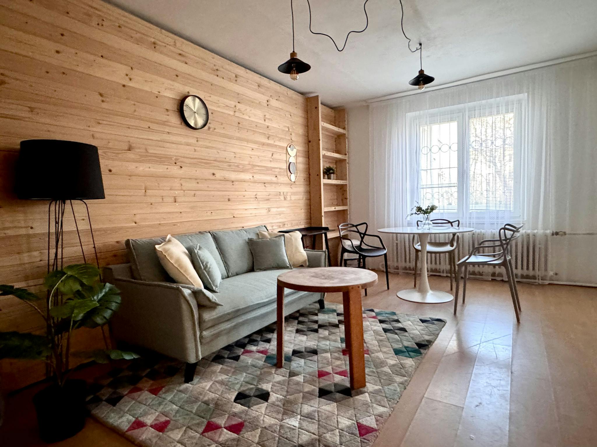 Estudio  en alquiler por 1350 € al mes en Hlavní město Praha, Na Okraji