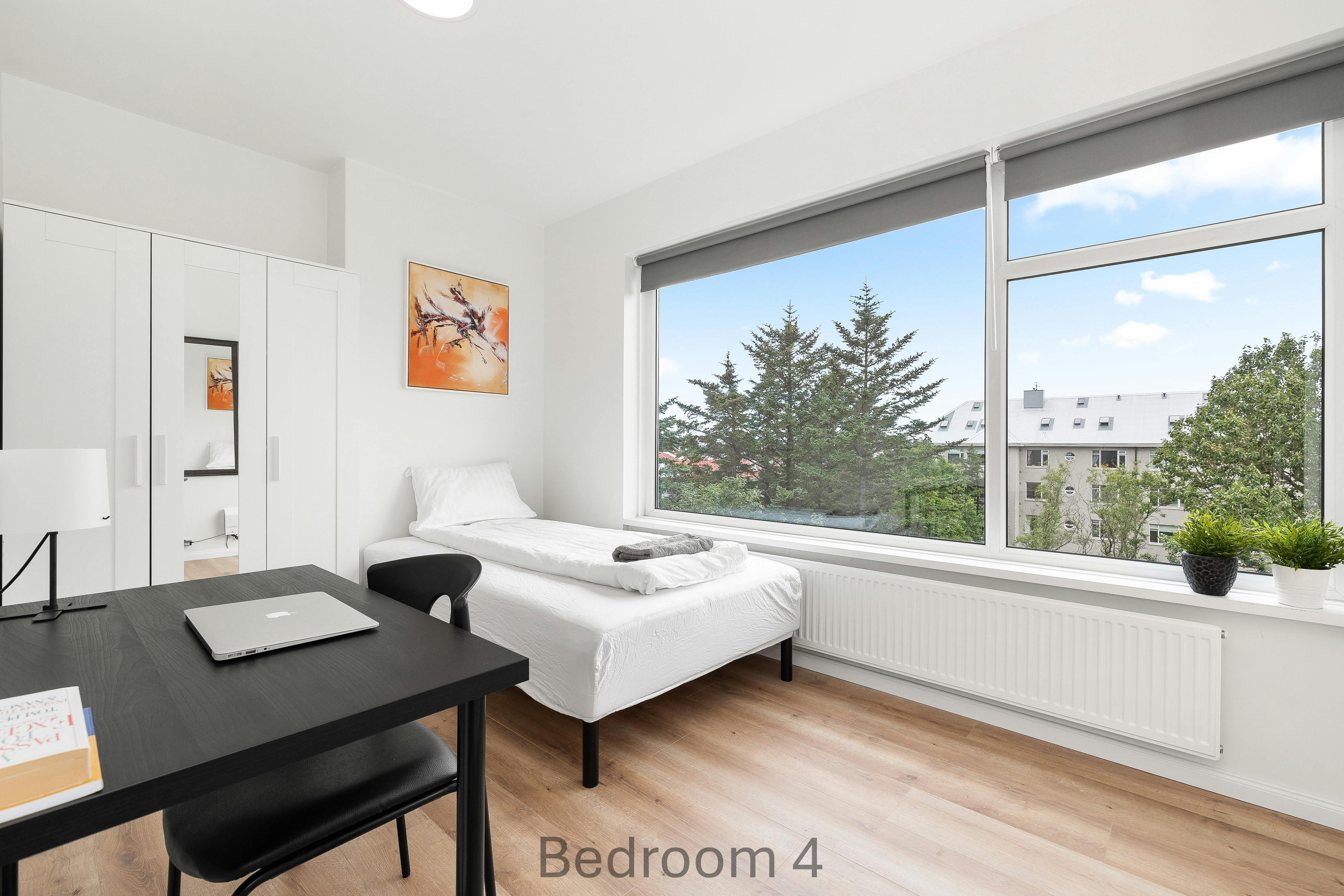 Private room for rent for ISK 152,128 per month in Reykjavík, Skaftahlíð