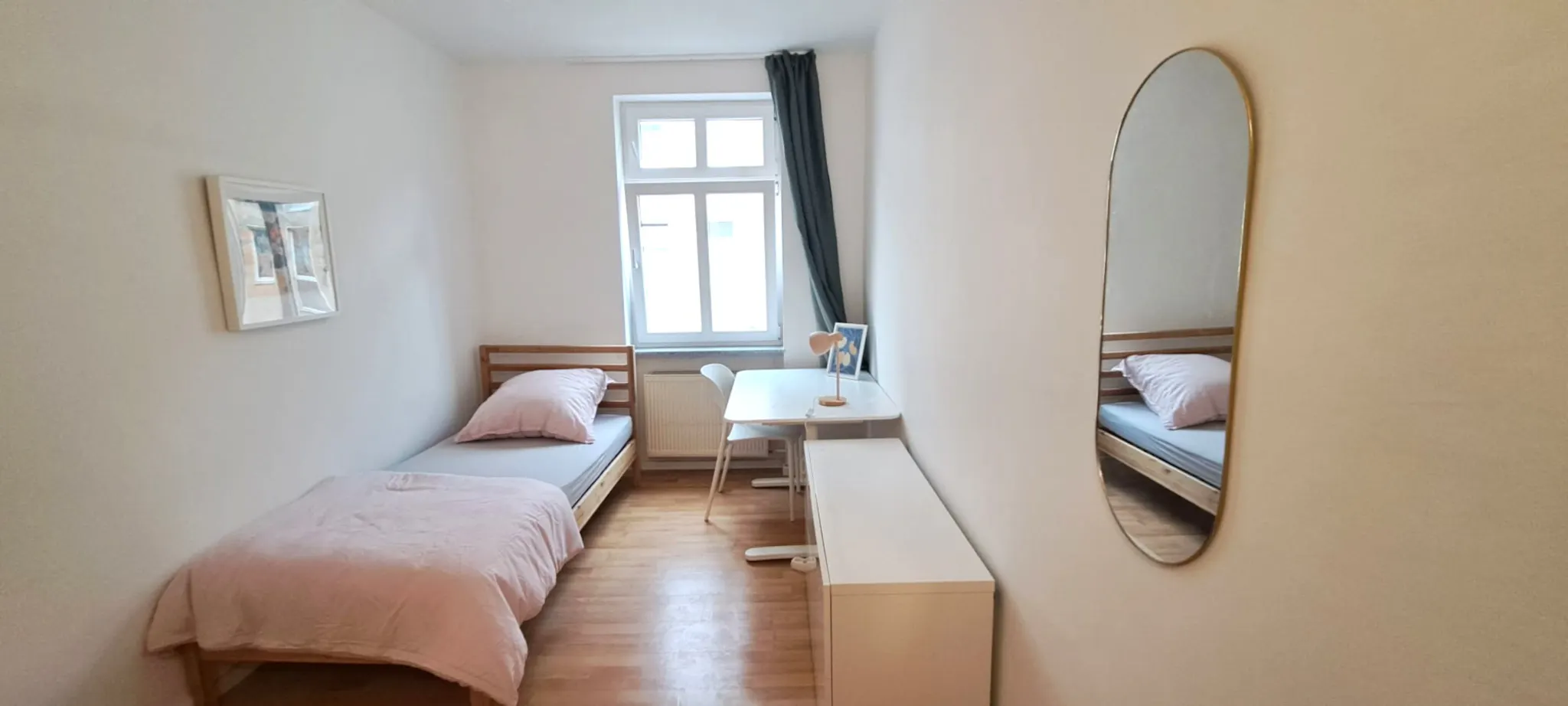 Kurze Straße, Berlin preview