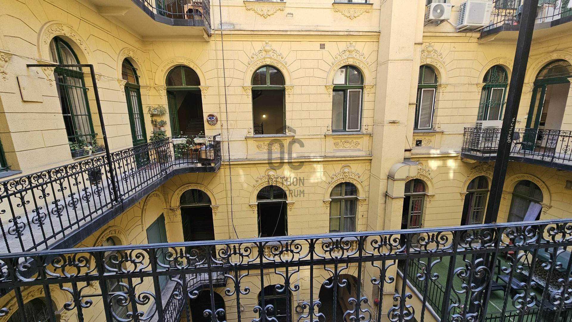 Apartment Budapest, 2 beds — photo 2