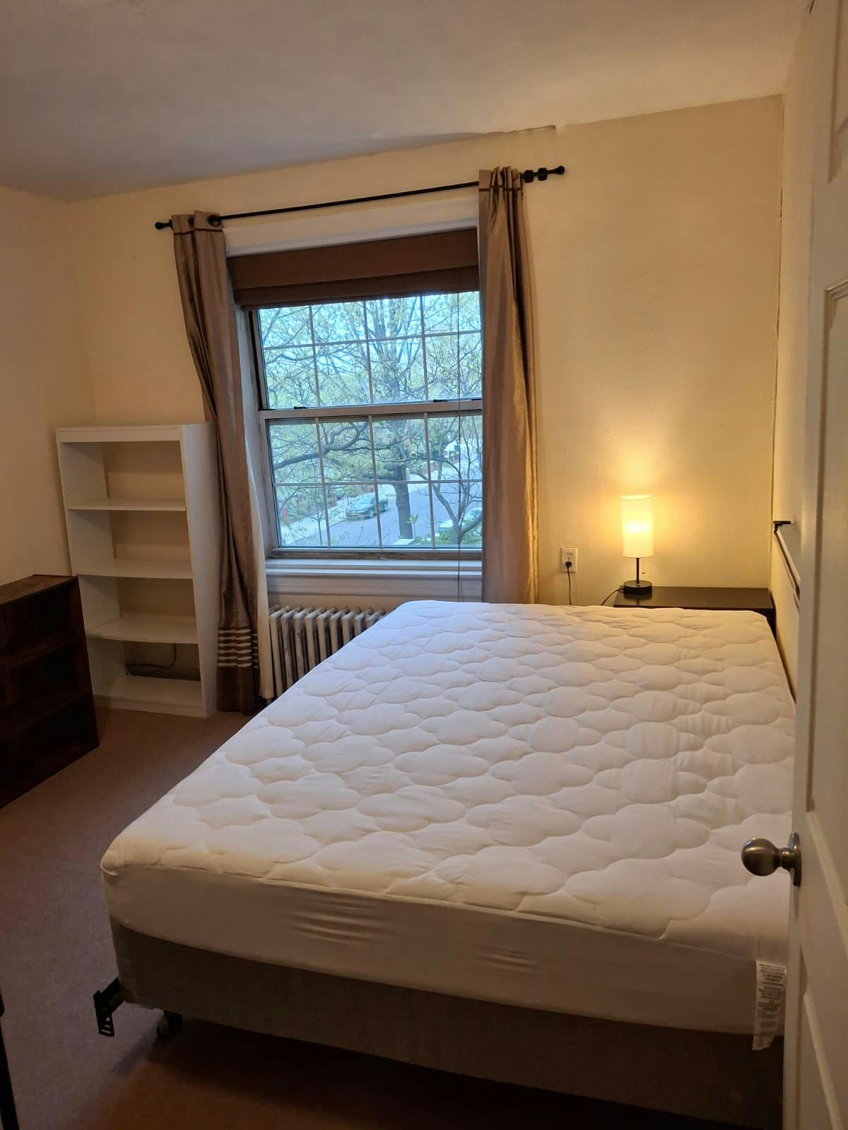 Приватна кімната за оренду для $1,103 на місяць у Queens, Hobart Street