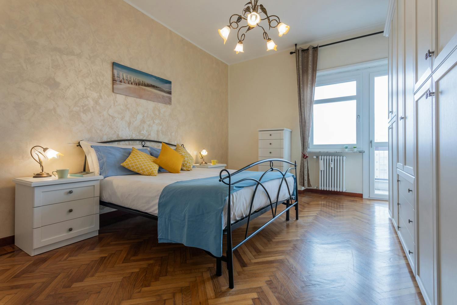 Apartment for rent for €1,100 per month in Turin, Via Gaspero Barbera