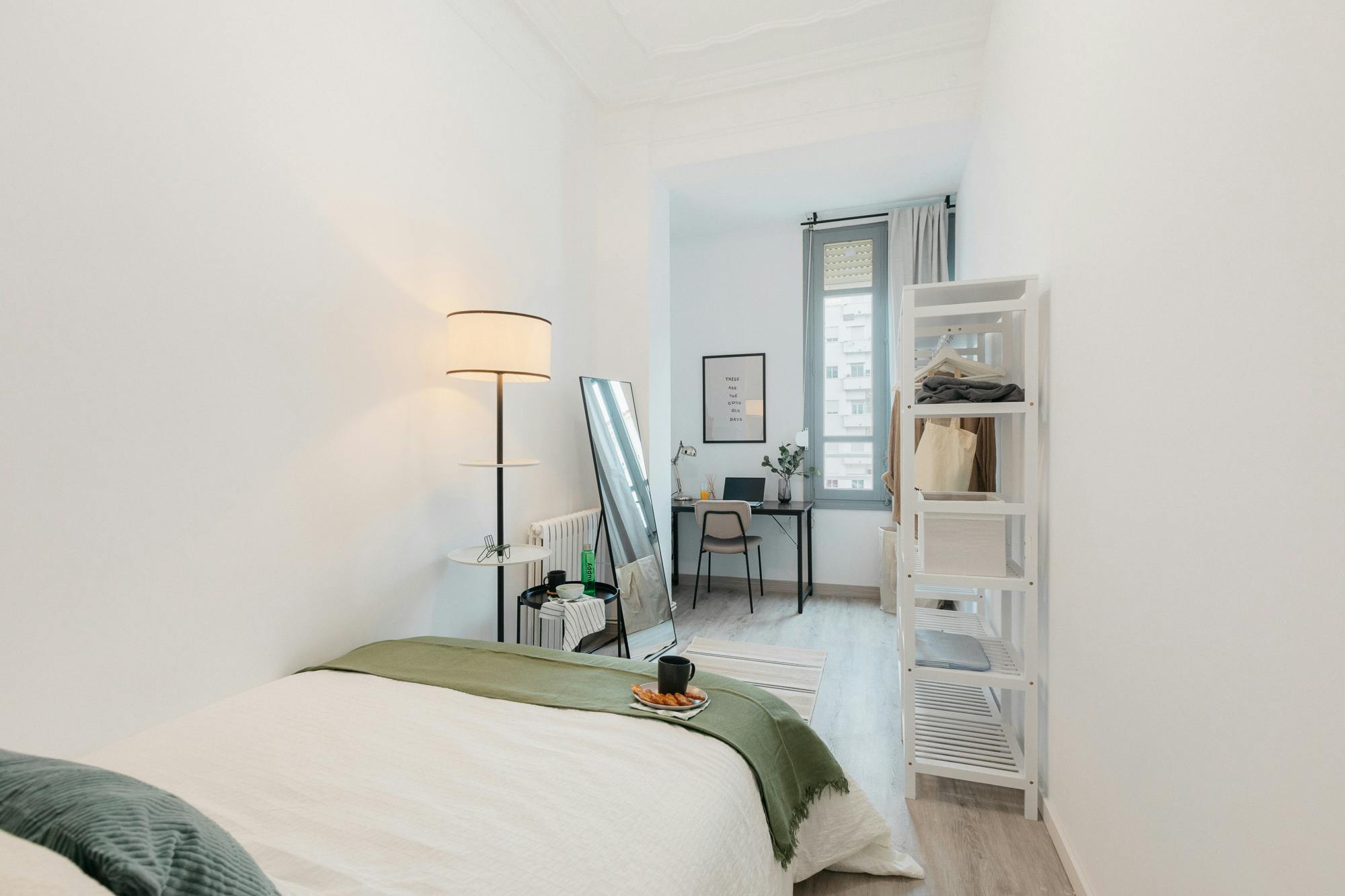 Apartment Valencia, 1 bed, 10m² — photo 2