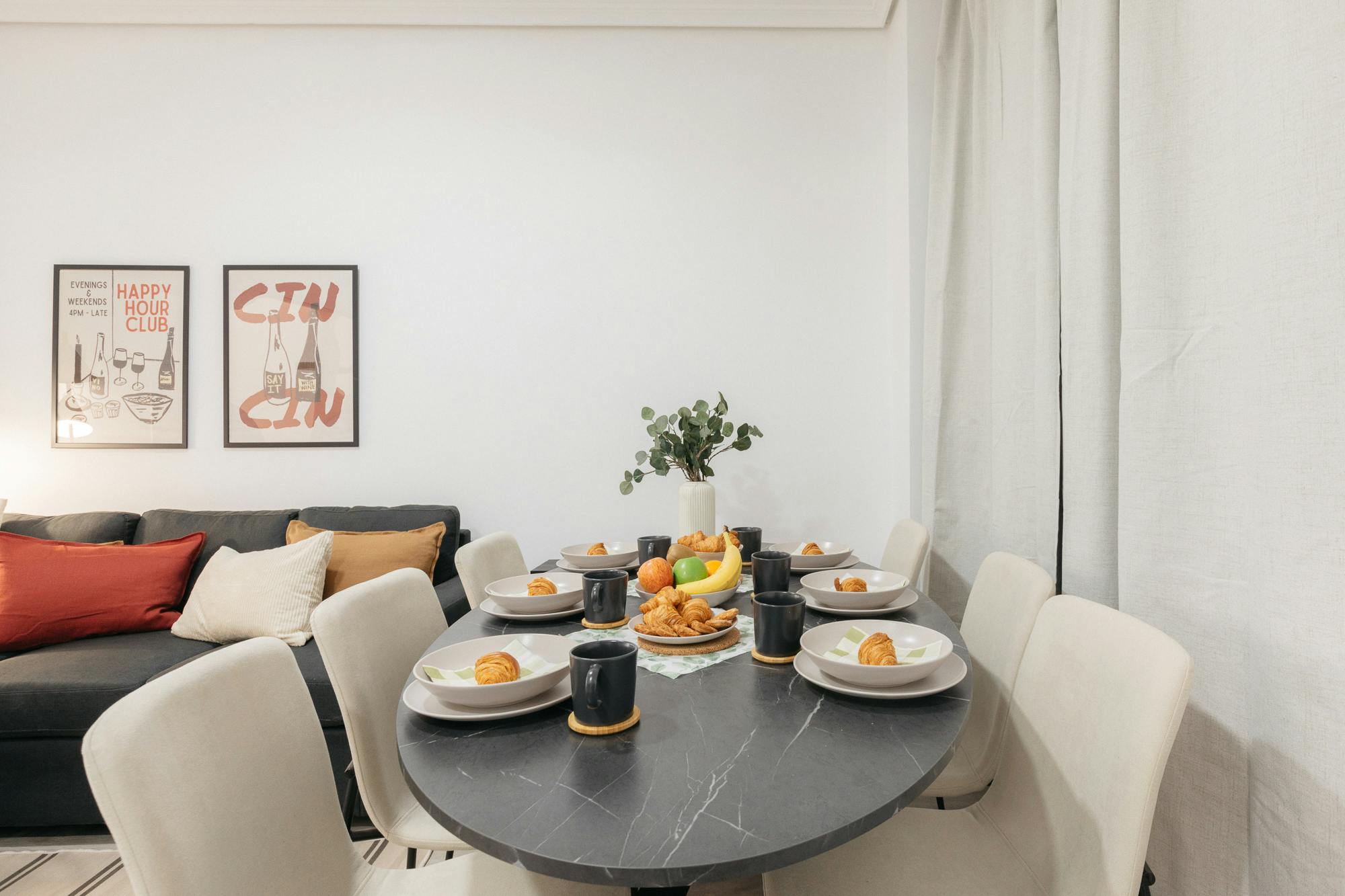 Apartment Valencia, 1 bed, 10m² — photo 1