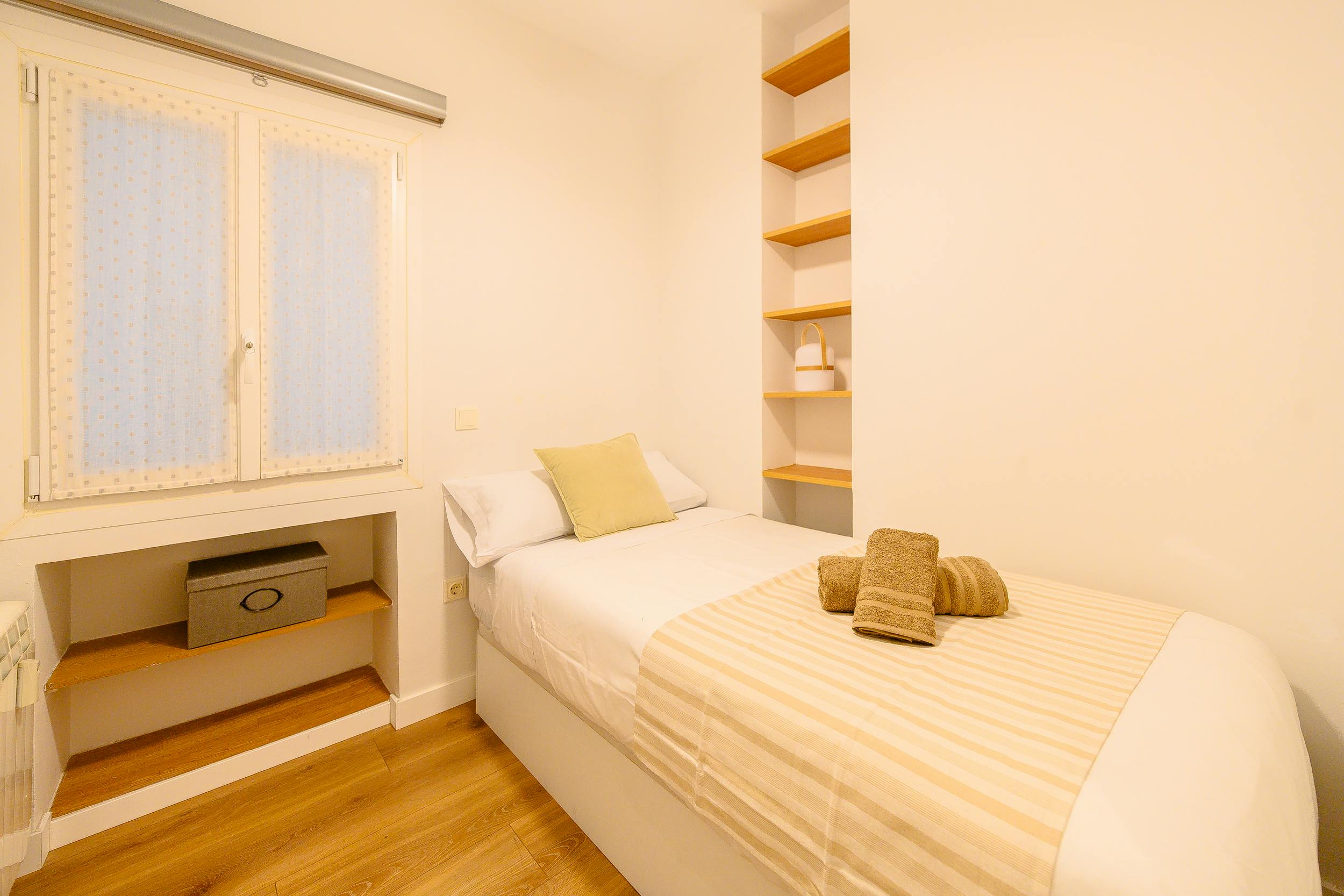 Apartment Madrid, 2 beds — photo 15