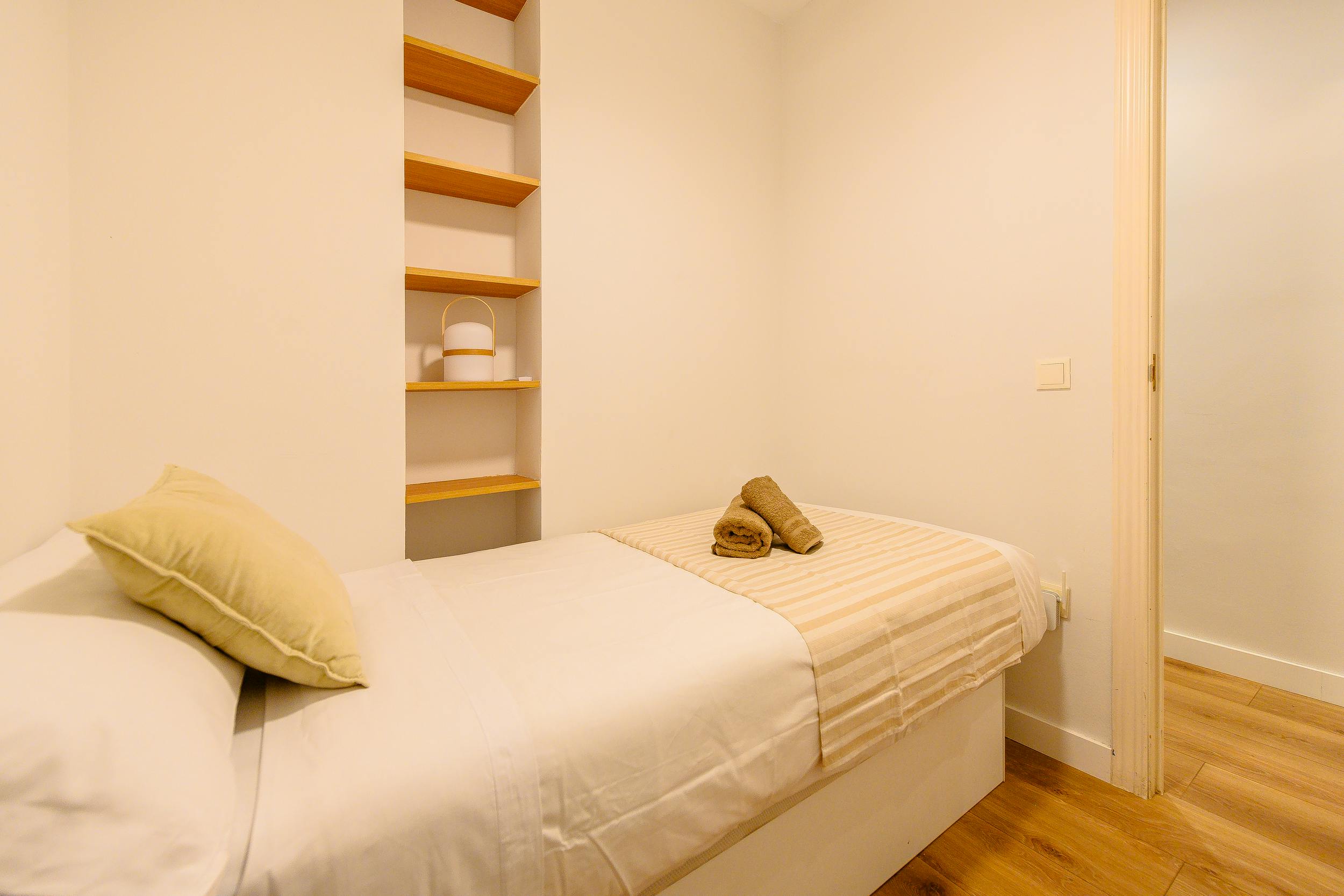 Apartment Madrid, 2 beds — photo 17