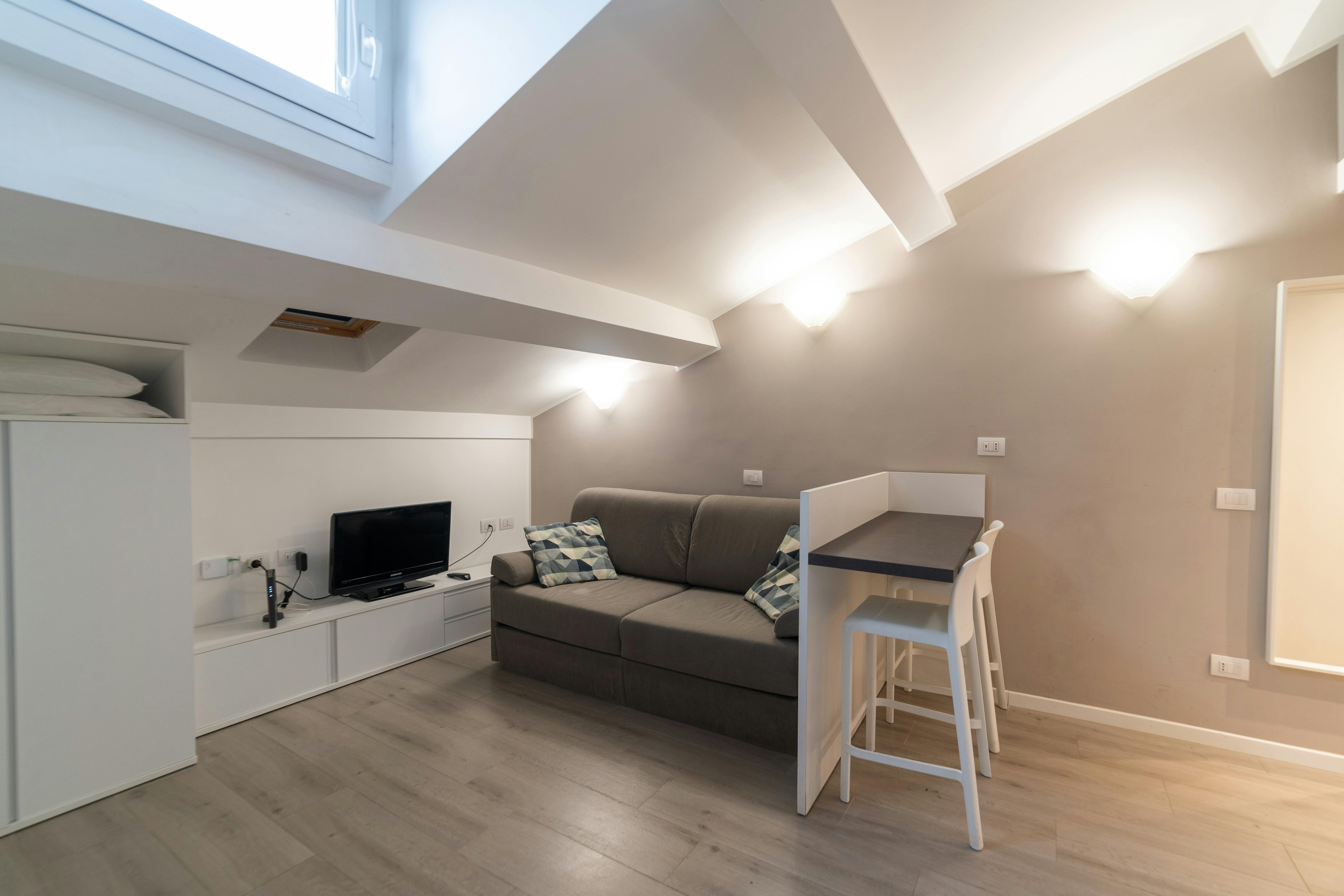 Apartment for rent for €1,690 per month in Milan, Via Adige