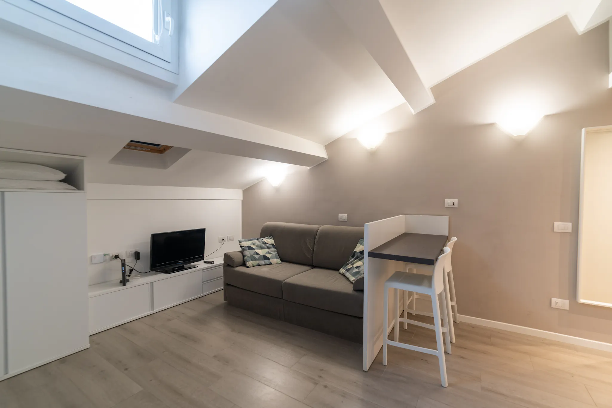 Via Adige, Milan preview