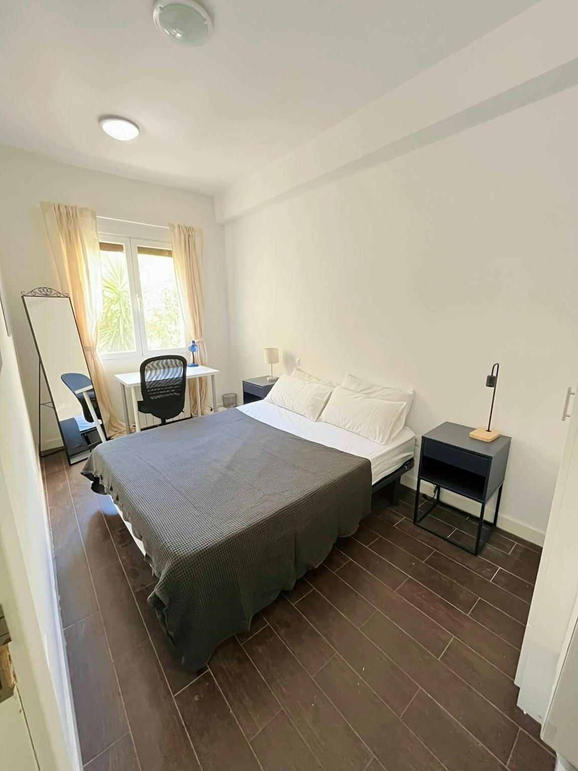 Calle de Maudes, Madrid preview