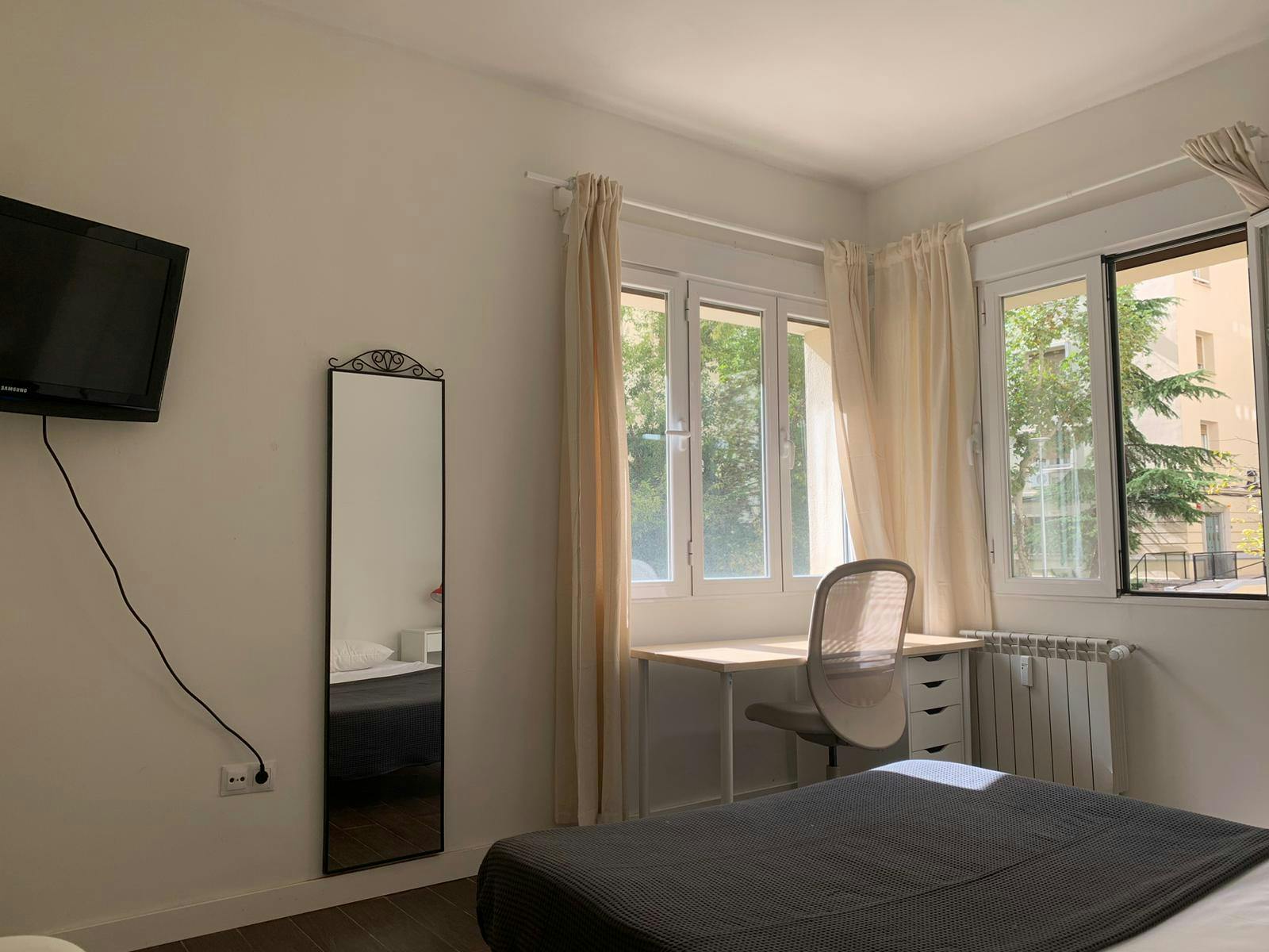 Calle de Maudes, Madrid preview