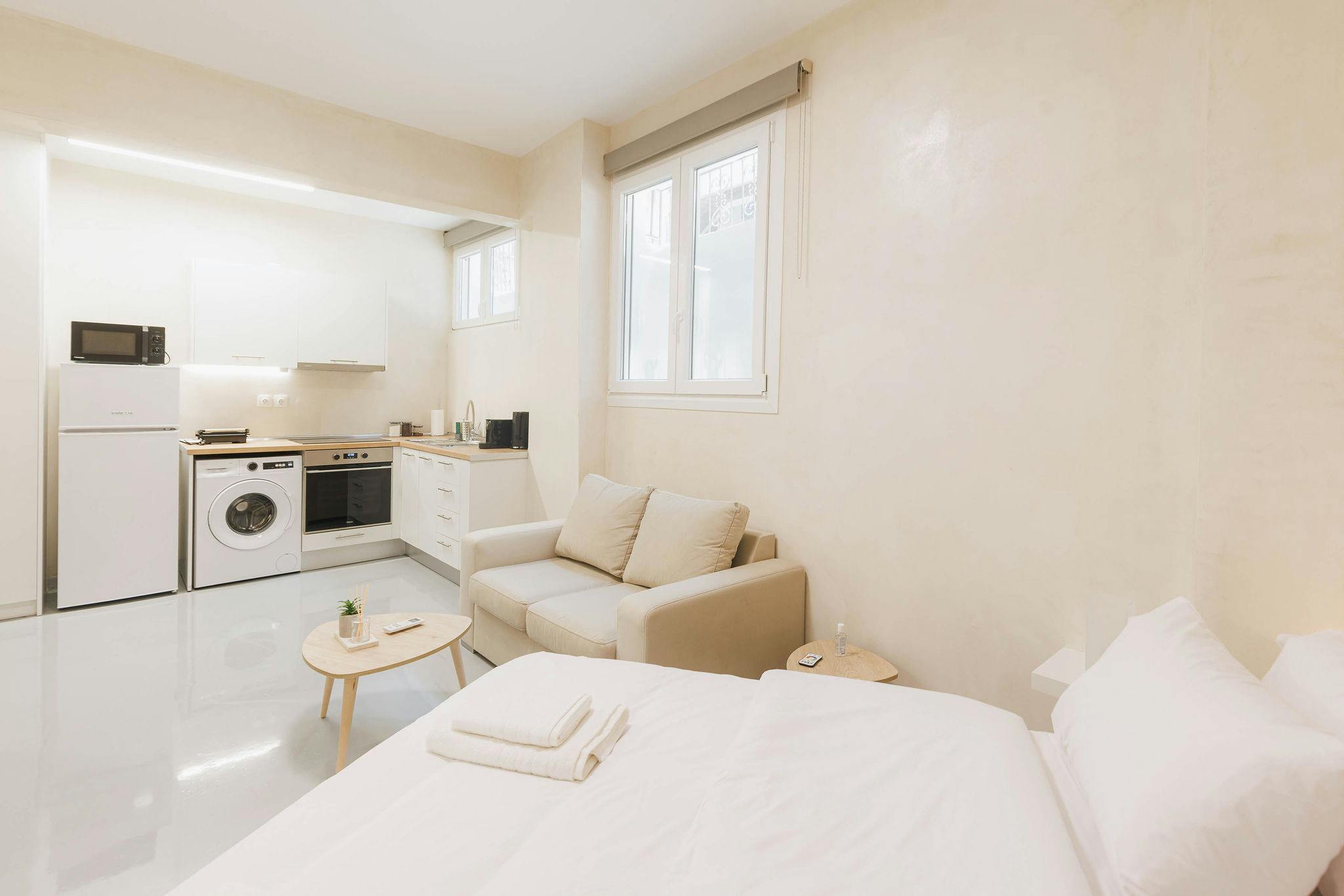 Ioustinianou, Athens preview