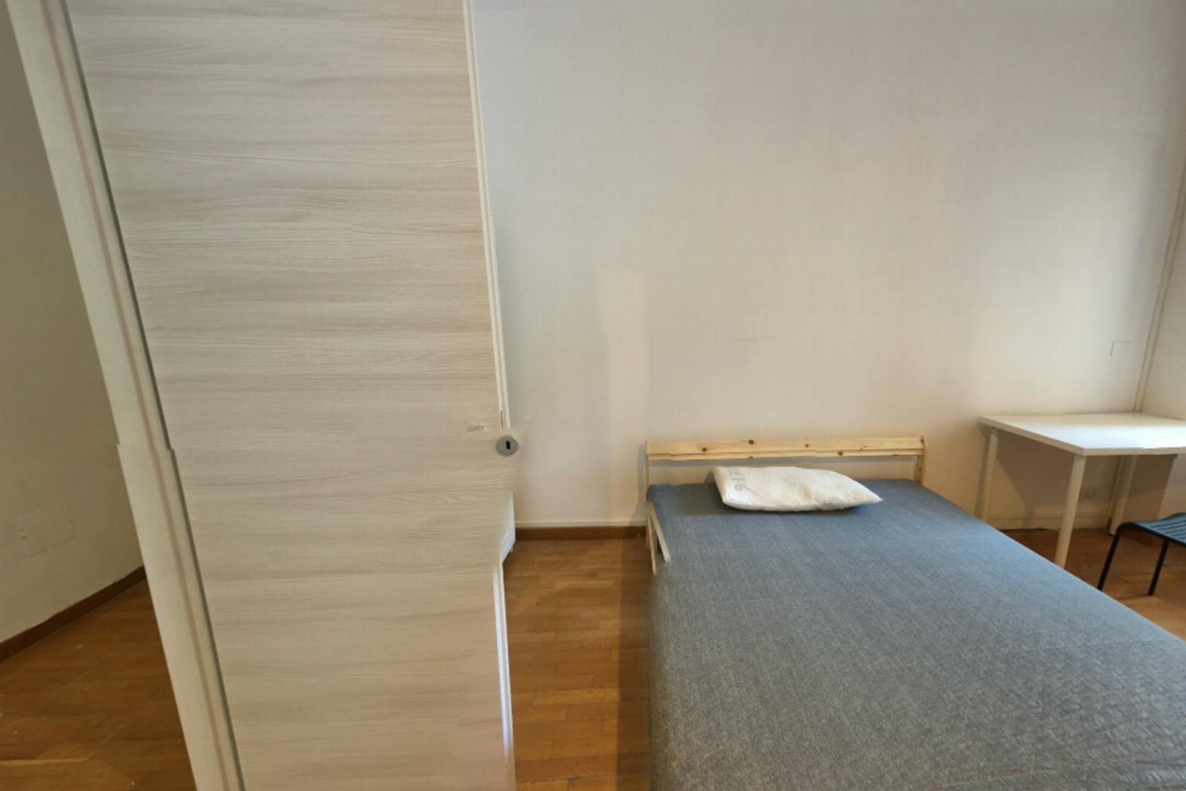 Single room Milan, 1 bed, 9m² — photo 1