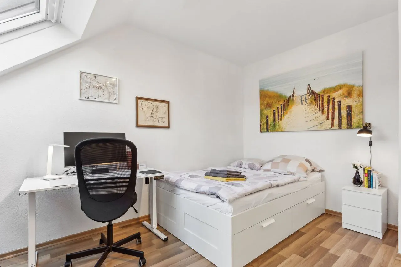 1-Bedroom Apartment in Savignystraße, Essen 4