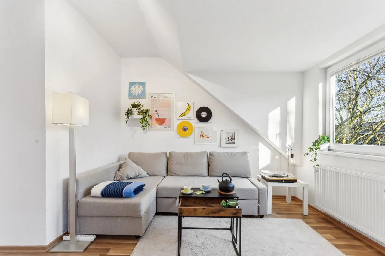 1-Bedroom Apartment in Savignystraße, Essen 3