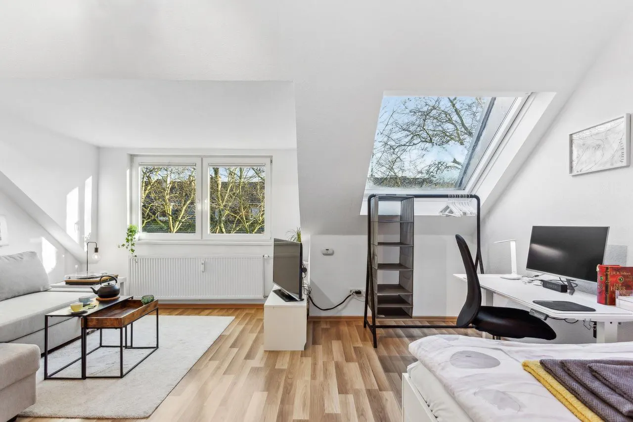 1-Bedroom Apartment in Savignystraße, Essen 2