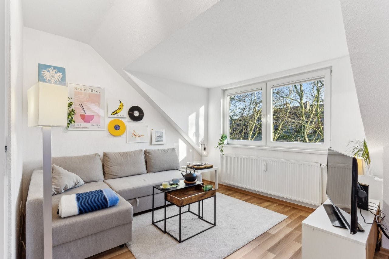 Apartment for rent for €1,095 per month in Essen, Savignystraße