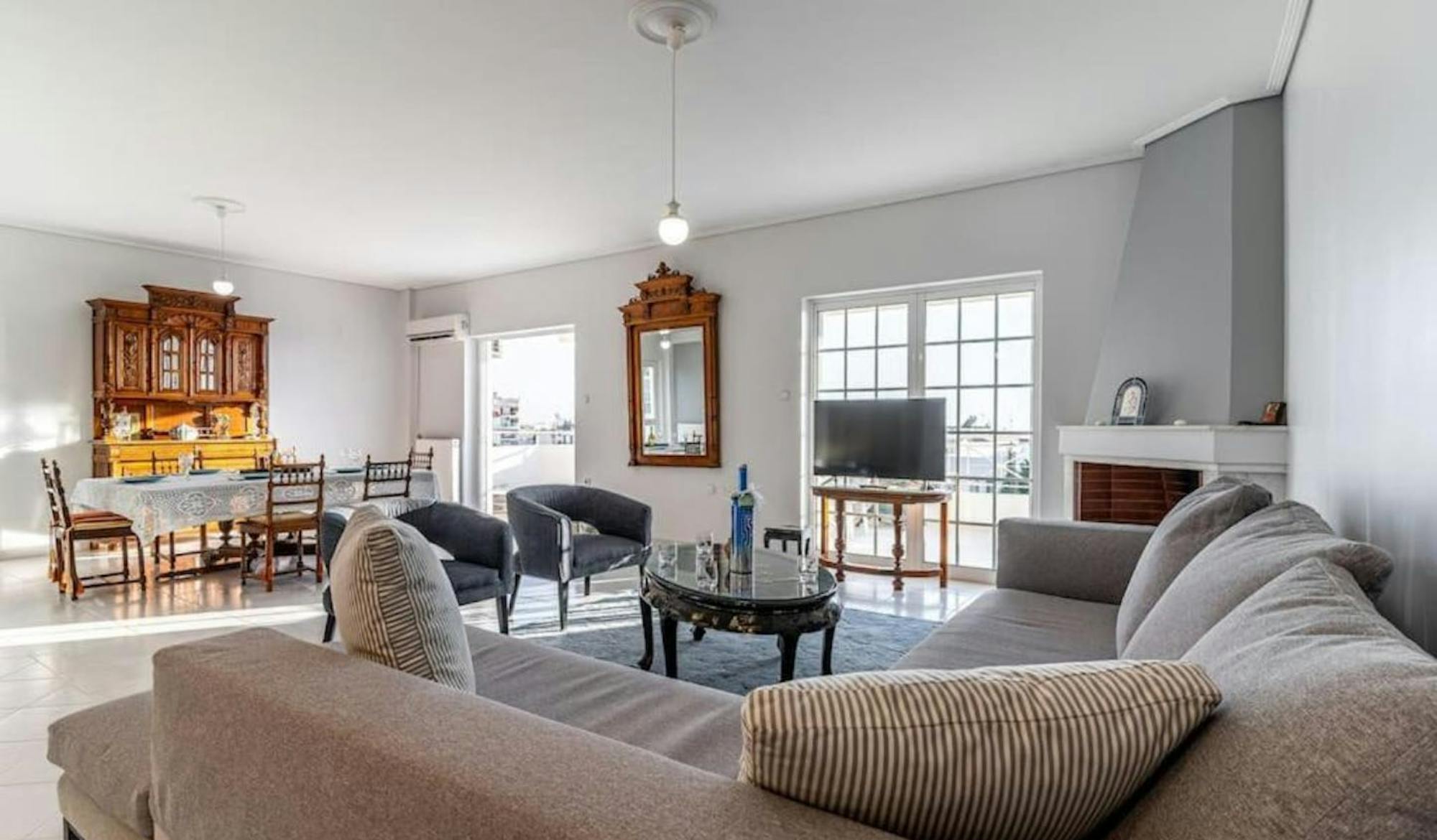 Appartement te huur voor € 2.000 per maand in Glyfáda, Athonos