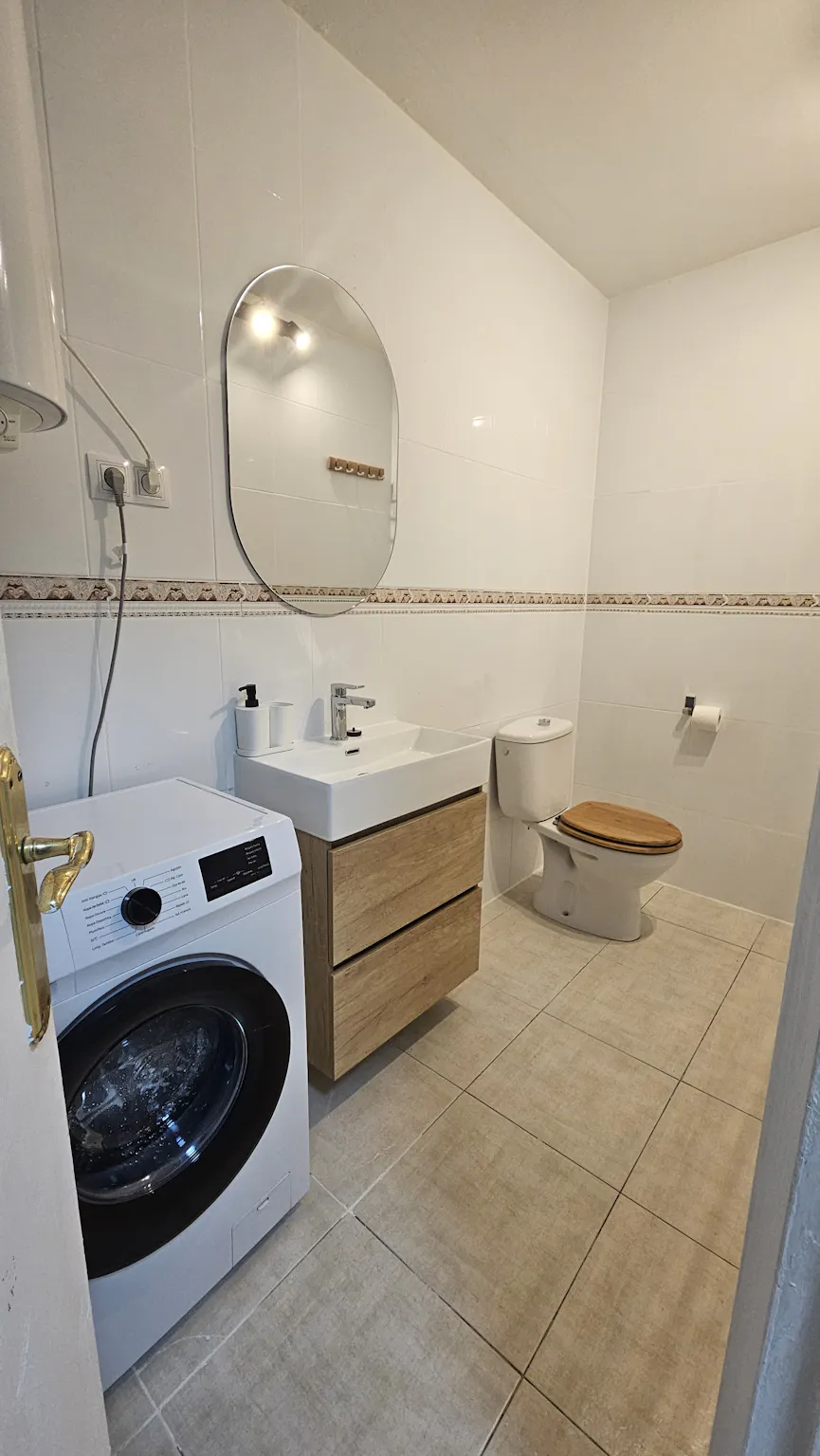 1-Bedroom Apartment in Carrer de Martínez de la Rosa, Barcelona (1580734) ROOM 3