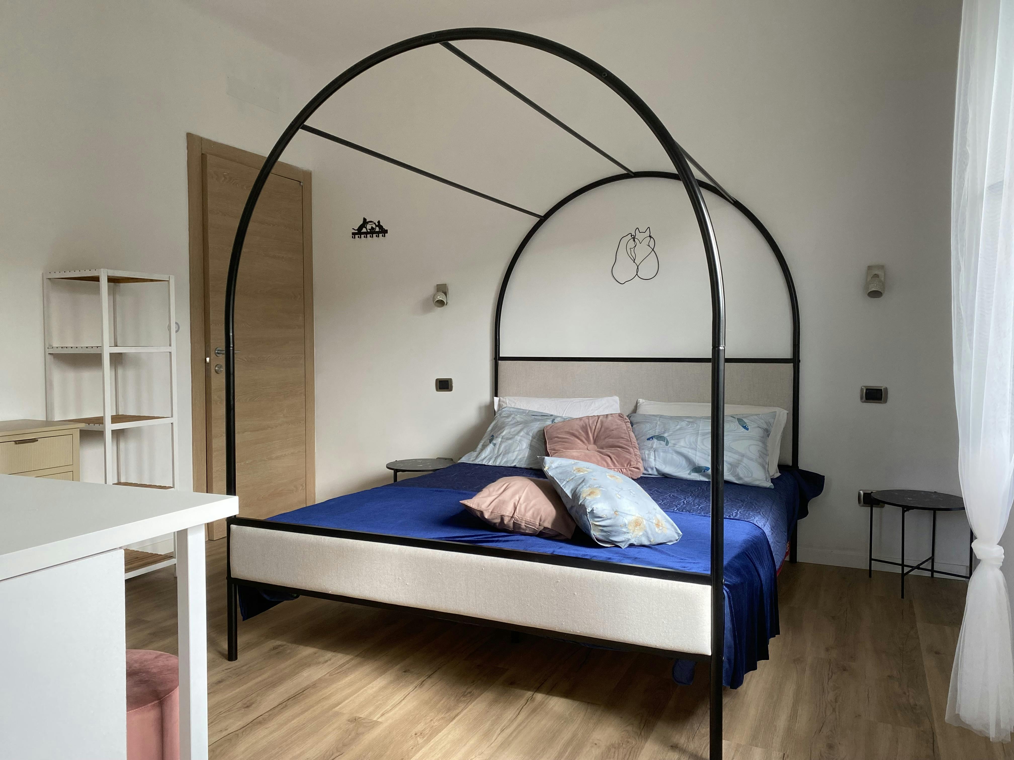 Private room for rent for €860 per month in Milan, Via Sesto Calende