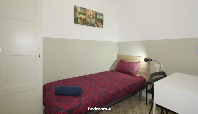 Private room for rent for €270 per month in Barcelona, Carrer de Ferlandina
