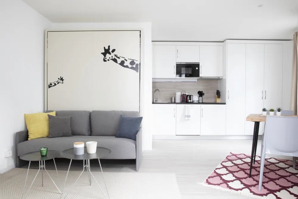 Studio for rent for CHF 2,284 per month in Lausanne, Avenue du Léman