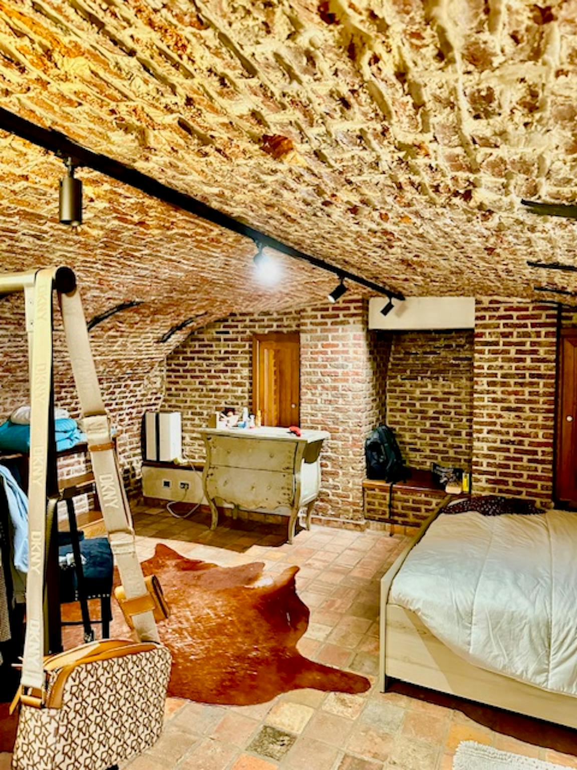 Rue Christine, Brussels preview