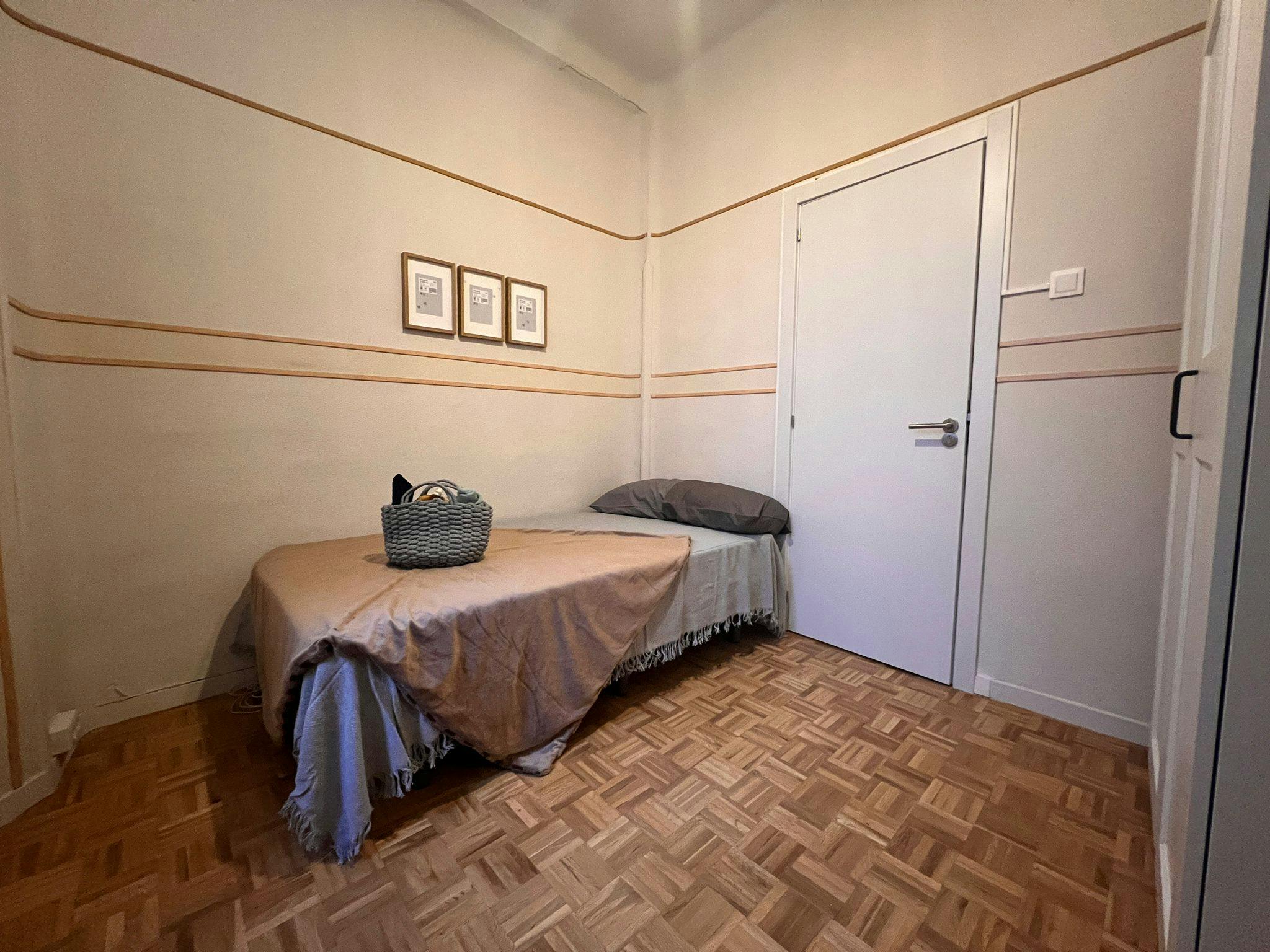 Apartment Madrid, 1 bed, 9m² — photo 1