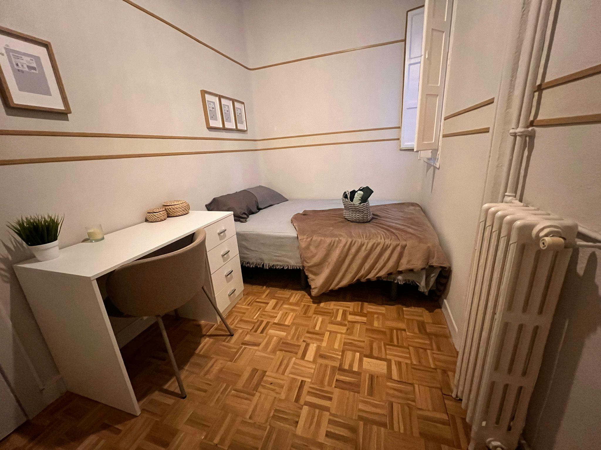 Apartment Madrid, 1 bed, 9m² — photo 1