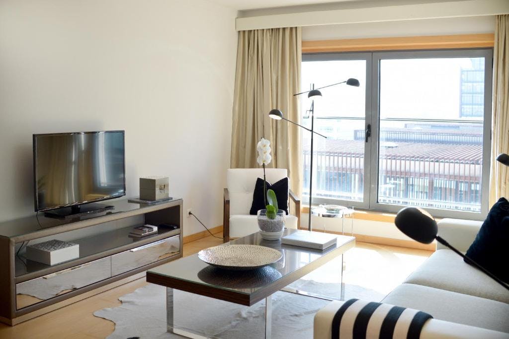 Apartment for rent for €4,284 per month in Lisbon, Avenida Dom João II