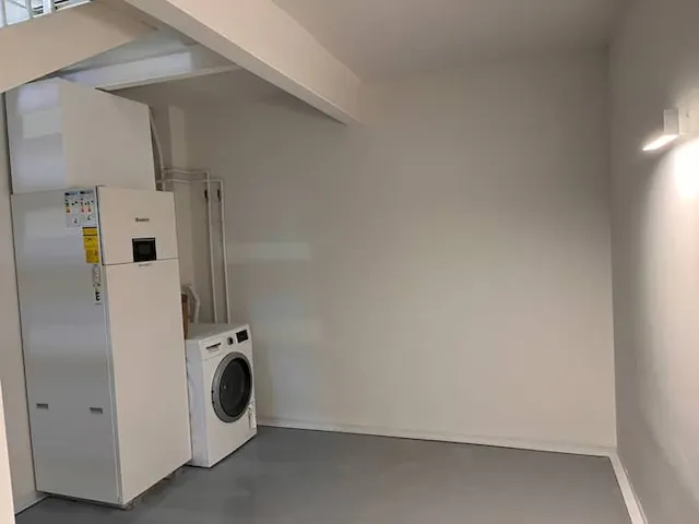 1-Bedroom Apartment in Calle del Pinar del Rey, Madrid (1581127) room image 2