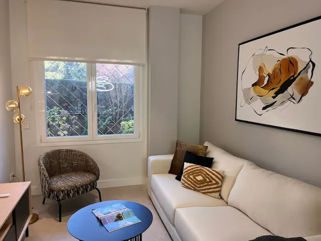 1-Bedroom Apartment in Calle del Pinar del Rey, Madrid (1581128) room image 2