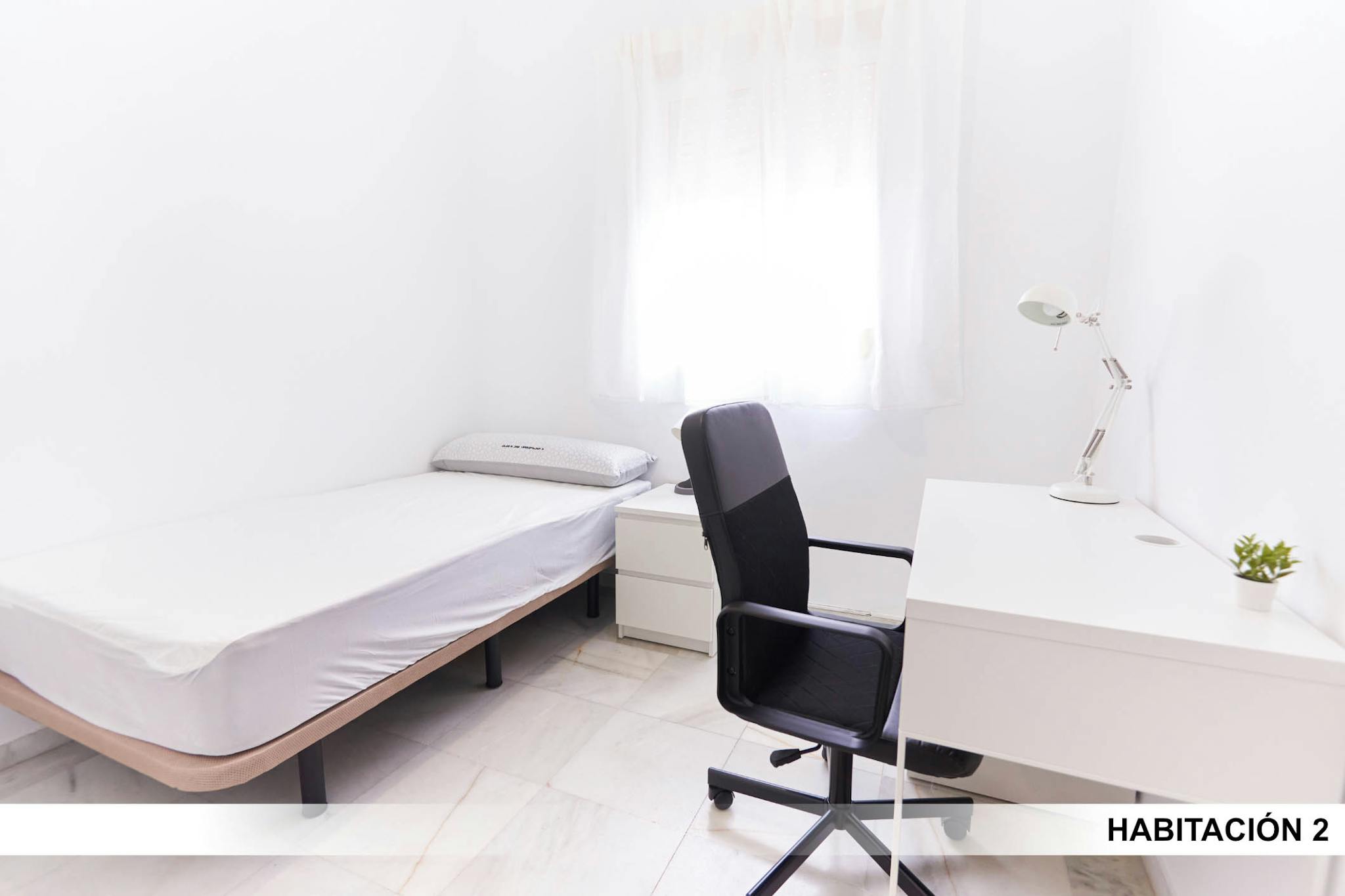 Calle Carlos Brujes, Sevilla preview